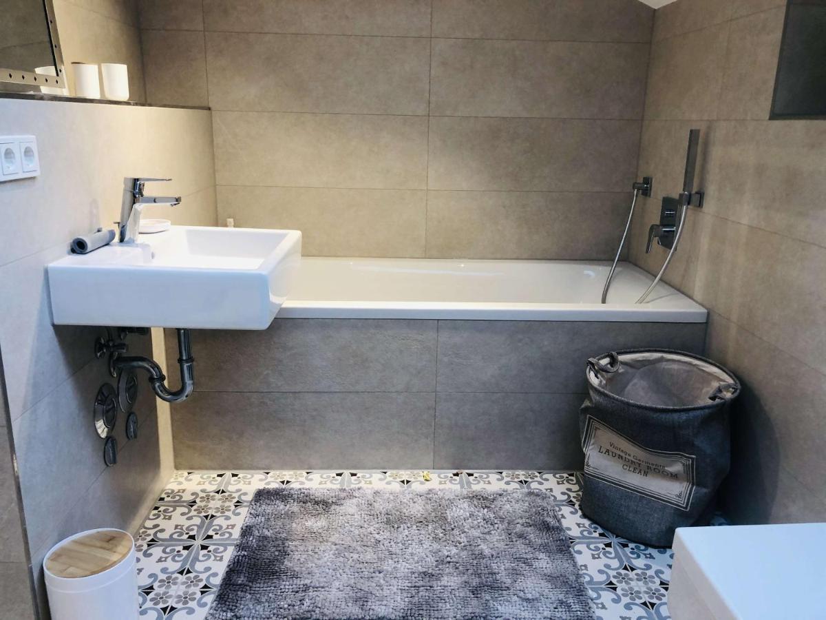 Sonniges Dg Apartment Nahe Bahnhof In グミュント・アム・テーガンゼー エクステリア 写真
